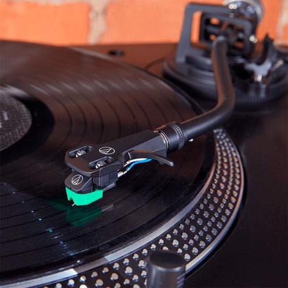 Imagem de Toca Discos Audio-Technica, Acionamento Direto, Analógico e Digital, USB, Bivolt, Plug Tipo C, Preto - AT-LP120XUSB-BK