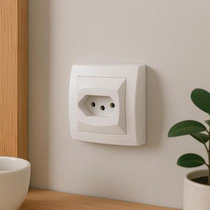 Imagem de Tomadas de Sobrepor Legrand 2PT 20A Sistema X Branco Kits com 05, 10 e 20 unidades