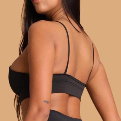 Imagem de Top Esportivo com Alça em V- Modelo Feminino, Leve, Confortável e Estiloso