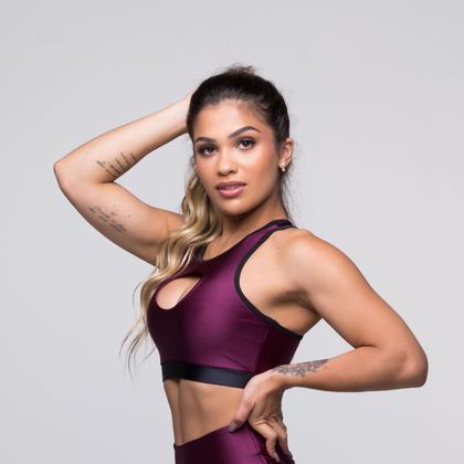 Imagem de Top Fitness Dily Metalic Malbec Com Decote Para Treino Alta Sustentação 