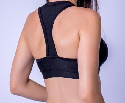 Imagem de Top fitness nadador com recortes e com detalhe de malha trabalhada de desenho zig zag