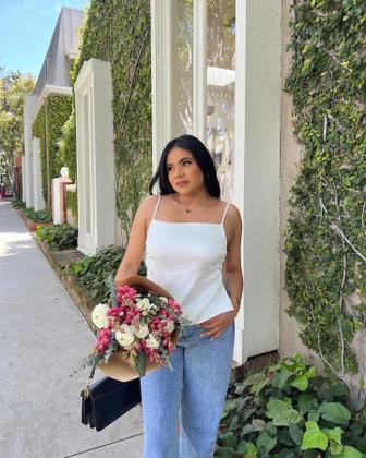 Imagem de Top Sem Mangas De Cetim Para Mulheres Com Decoração De Laço Costas Descobertas Moda Chic De Verão