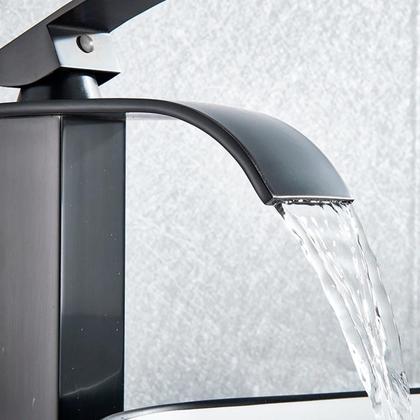 Imagem de  Torneira Cascata Bica Alta Banheiro Monocomando Q&F