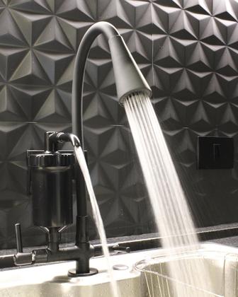 Imagem de Torneira Gourmet com Filtro Cozinha Bancada Preta Bica Flexível 2 Jatos Alta Pressão Giratória Flexível