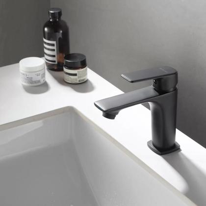 Imagem de Torneira Monocomando De Banheiro Preta Estilo Deca Docol