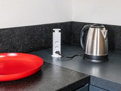 Imagem de Torre de Tomada 3 Elétricas 20A Preta