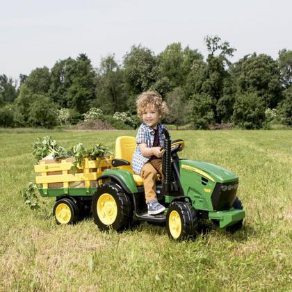 Imagem de Trator elétrico John Deere Ground Force 12V com carretinha