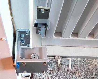 Imagem de Trava para Portão Basculante TRANK BT - Versão com elétrica no batente