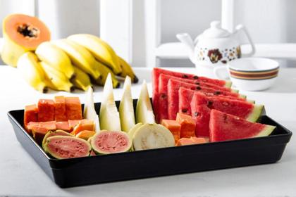 Imagem de Travessa Stillo Rasa Retangular 4,5L Amarela em Polipropileno Linha Tropical VEM Cozinha Servir