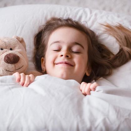 Imagem de Travesseiro Infantil 2 3 4 5 6 Anos Para Criança Antialergico Menina Kids Menino Ions De Prata Antimicrobiana - 180 Fios