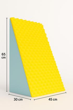 Imagem de Travesseiro Triangulo Espuma Ortopedico Encosto 65x45cm Travesseiro Amarelo E Azul Cirurgia Descanso Almofada Triangular