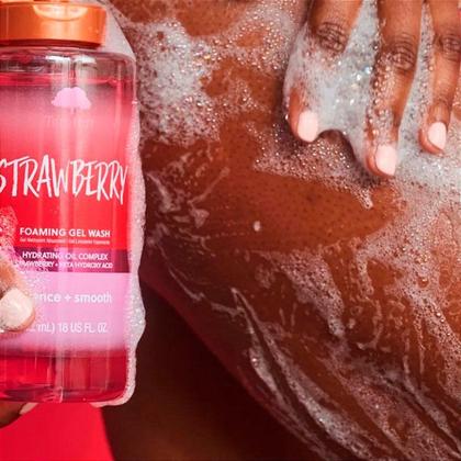 Imagem de Tree Hut Strawberry Foaming Gel Wash - Sabonete Corporal 532ml
