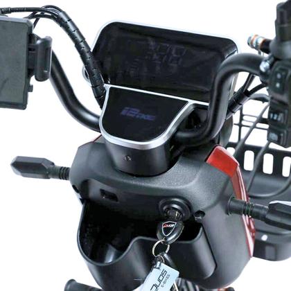 Imagem de Triciclo Elétrico 750W Dois Assentos Cadeiras Ré Alarme Bagageiro Fenix Preto