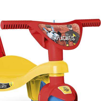 Imagem de Triciclo Infantil Crianças Super Heróis Tchuco Implacáveis 0633 Pedal E Haste - Samba Toys