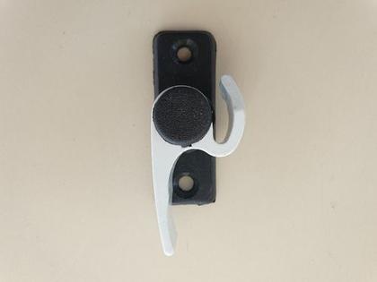 Imagem de Trinco Fecho 751 Japones Meia Lua Janela Aluminio Branco 1pç