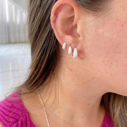 Imagem de Trio Argolinha Gota Detalhes Prata Delicada Feminina Banhada