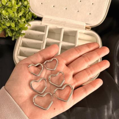 Imagem de Trio de Brinco Coração em Aço Cirúrgico Antialérgico Click 