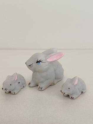 Imagem de Trio de Coelhos Lebre de porcelana miniaturas enfeite