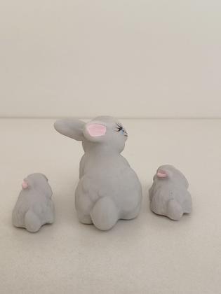 Imagem de Trio de Coelhos Lebre de porcelana miniaturas enfeite