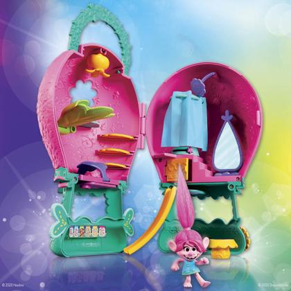 Imagem de Trolls DreamWorks World Tour Tour Balloon, Toy Playset with Poppy Doll, with Storage and Handle for On-The-Go Play, Girls 4 Years and Up