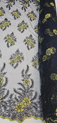 Imagem de Tule Bordado com Fio Metálico Bicolor com Rosas Amarelo com Preto 149A