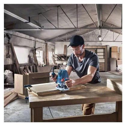 Imagem de Tupia de Coluna 6 MM 1300W Profissional com Acessórios GOF 130 BOSCH