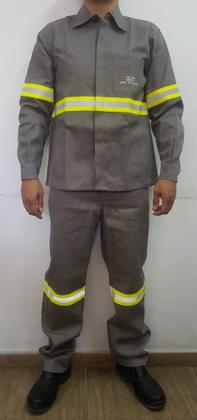 Imagem de Uniforme de trabalho eletricista NR10 Risco 2 camisa e calça Cinza com Faixa Refletiva