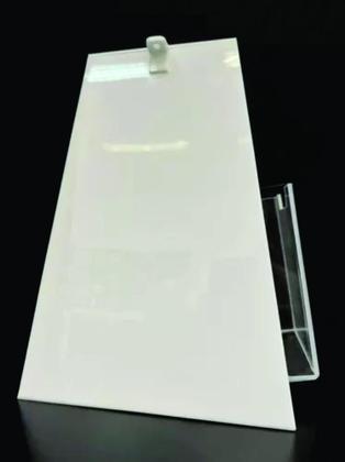 Imagem de Urna 30cm C/ Bolso Lateral Acrílico Branco