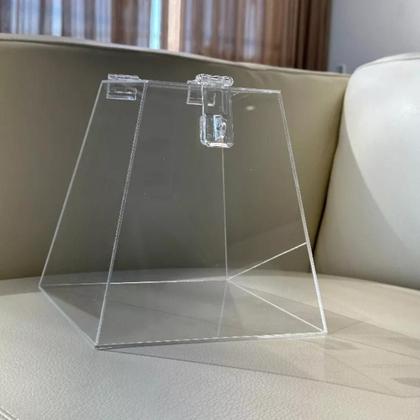 Imagem de Urna Pirâmide Em Acrílico Transparente