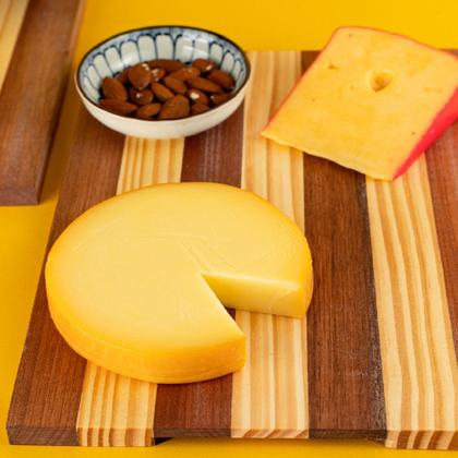 Imagem de Utensílios De Cozinha Profissional Ralador E Tábua De Corte