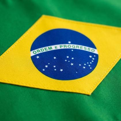 Imagem de Varal 10 Bandeirolas Plásticas Brasil 10m 20x30 Festa