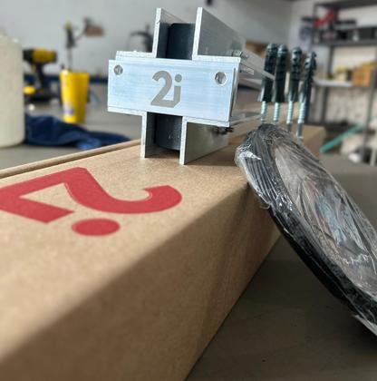 Imagem de Varal de Parede Retrátil em Aluminio Com Kit Instação Suporta até 80kg