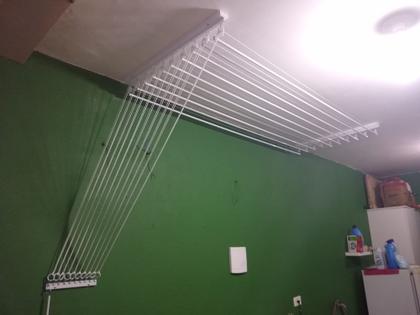 Imagem de Varal de teto individual com 10 varetas em alumínio