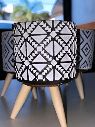 Imagem de Vasinhos Cachepot Decorativo De Cimento MDF C/ Pés P/ Cactos