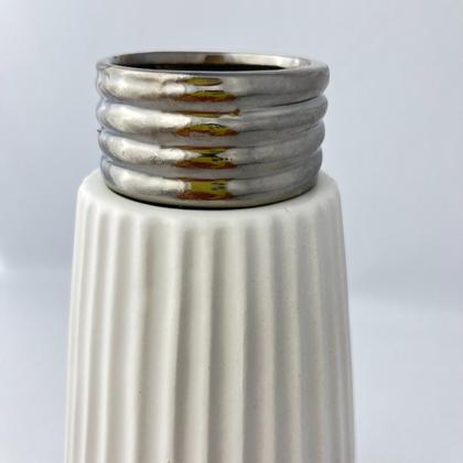 Imagem de Vaso de Cerâmica Branco 23cm Canelado Decorativo Sala Mesa 