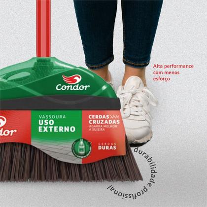 Imagem de Vassoura Multiuso Varre Fácil Com Cabo Cerdas Sintetica Cruzadas Agarra Melhor A Sujeira Condor