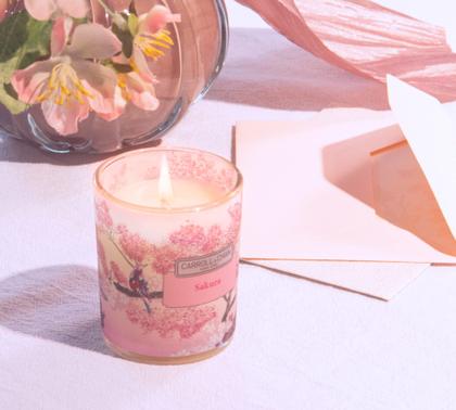 Imagem de Vela Votiva The Candle Company 100% cera de abelha Sakura 65g