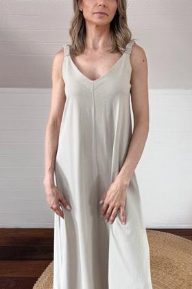 Imagem de Vestido Bege De Malha Penteada Sustentável Peletizada Com Cinto