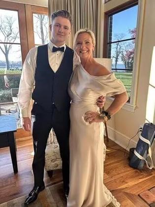 Imagem de Vestido BITALY Satin Mother of the Bride com mangas marrons