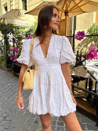 Imagem de Vestido Curto Branco Com Decote Em V E Mangas Bufantes Para O Verão, Moda Casual Feminina