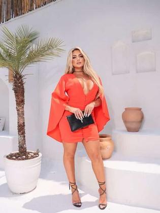 Imagem de Vestido Curto Em Alfaiataria Decotado Manga Ampla Borboleta