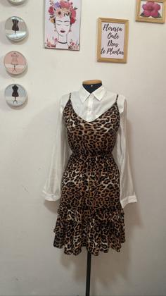 Imagem de Vestido Curto Estampa Onça e Camisa Acetinada