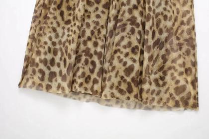 Imagem de Vestido de Chiffon com Estampa Leopardo - Decote V, Sem Mangas