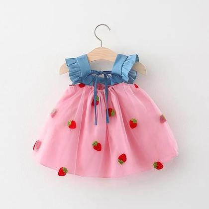 Imagem de Vestido de Verão Infantil com Mangas Voadoras - Patchwork de Morango Bordado