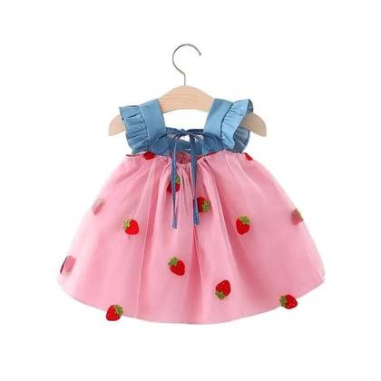Imagem de Vestido de Verão Infantil com Mangas Voadoras - Patchwork de Morango Bordado
