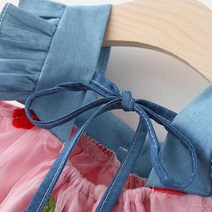 Imagem de Vestido de Verão Infantil com Mangas Voadoras - Patchwork de Morango Bordado