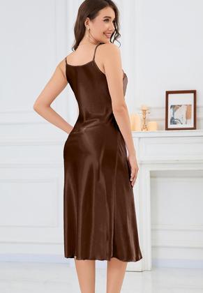 Imagem de Vestido deslizante ALCEA ROSEA com decote em V, cetim, alça ajustável, marrom