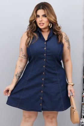 Imagem de Vestido Feminino Plus Size com Elastano Gola Tipo Polo Sem Mangas e Soltinho com Botões