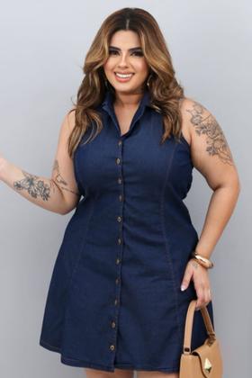 Imagem de Vestido Feminino Plus Size com Elastano Gola Tipo Polo Sem Mangas e Soltinho com Botões