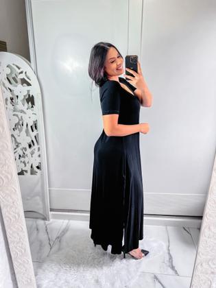 Imagem de vestido gola V com bolço e fenda lateral